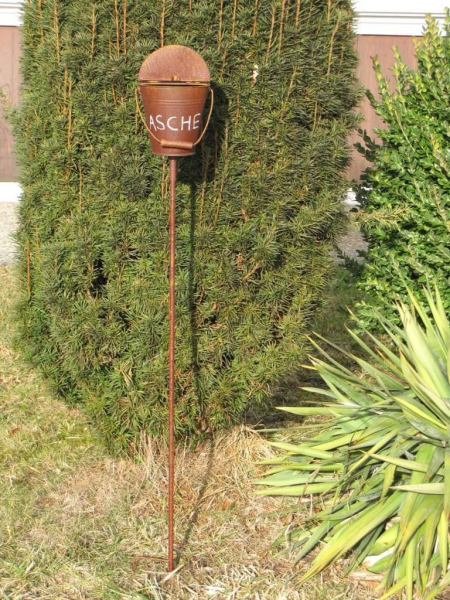 Gartenstecker Aschenbecher Rostoptik