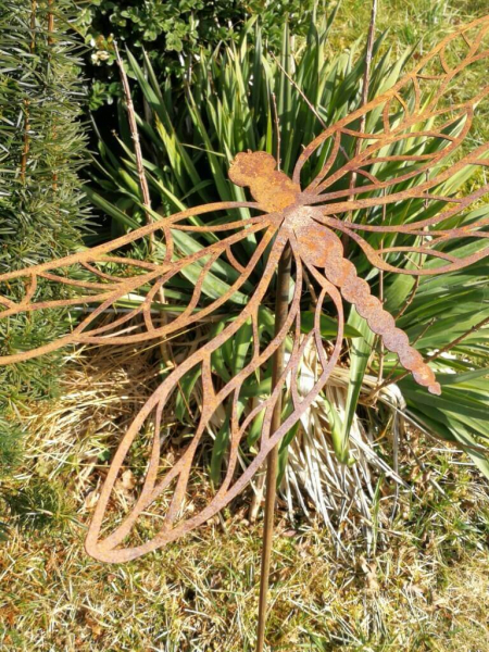 Edelrost Gartenstecker Libelle filigran