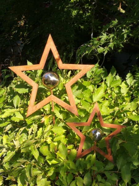 Edelrost Gartenstecker Stern mit Edelstahlkugel