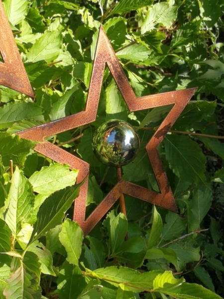 Edelrost Gartenstecker Stern mit Edelstahlkugel