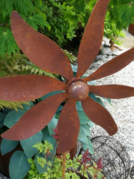 Edelrost Windrad Blume