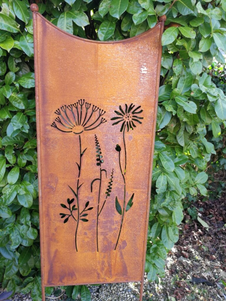 Edelrost Gartenstele Wildblumen