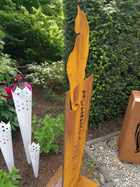 Edelrost Stele "Katze sitzend" - Willkommen