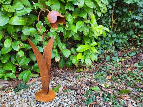 Edelrost Glockenblume auf Platte