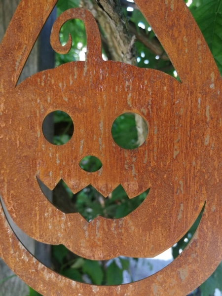 Edelrost Halloween Hänger Kürbis lachend, tropfenform