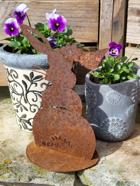Edelrost Hase Flower Power
