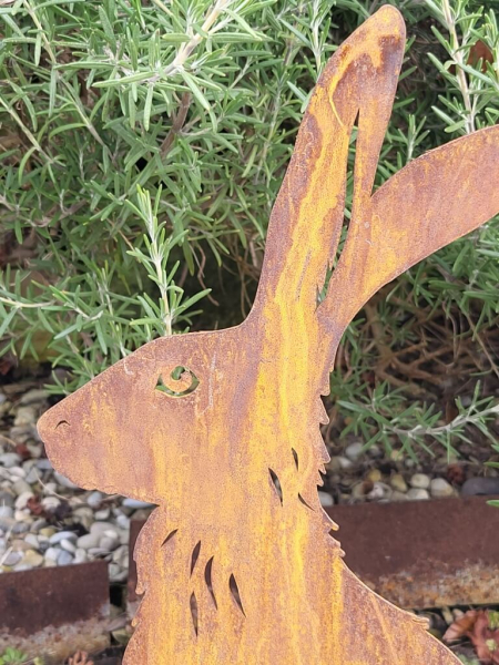 Edelrost Hase Schorsch, sitzend