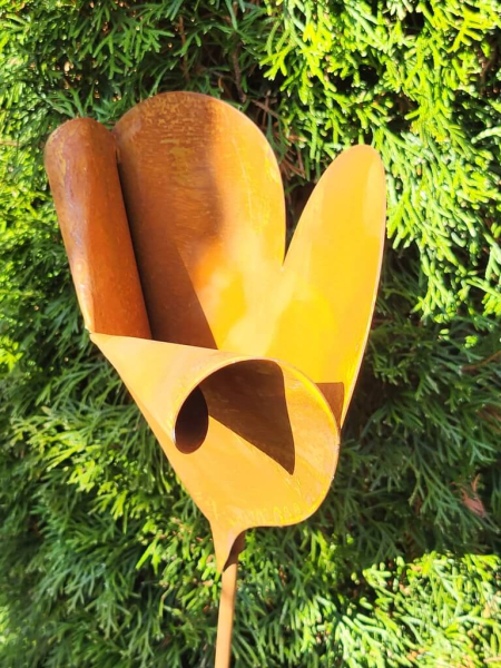 Edelrost Gartenstecker Pflanzschale Herz gerollt