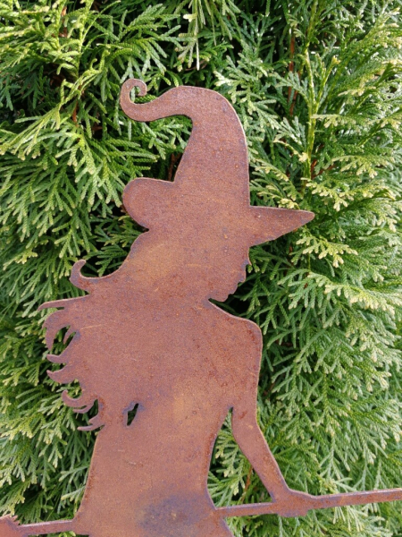 Edelrost Gartenstecker Hexe Zelda