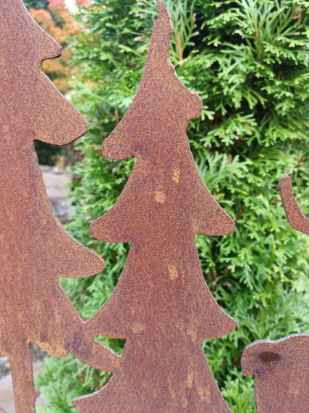 Edelrost Gartenstecker Hirsch mit Tannen im Ring