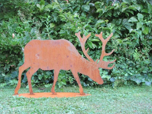 Edelrost Hirsch fressend, 3 Größen