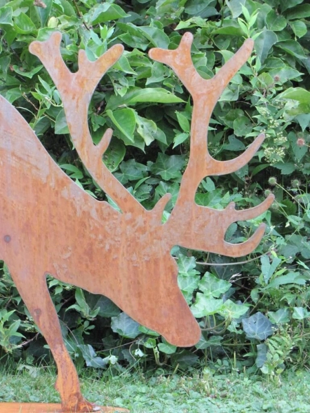 Edelrost Hirsch fressend, 3 Größen