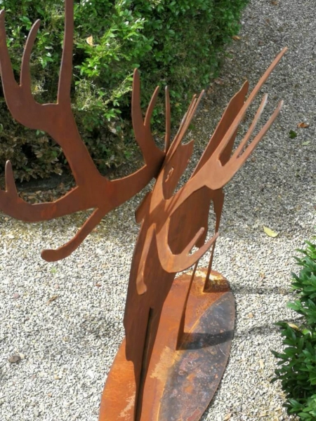 Edelrost Hirsch mit Doppelgeweih