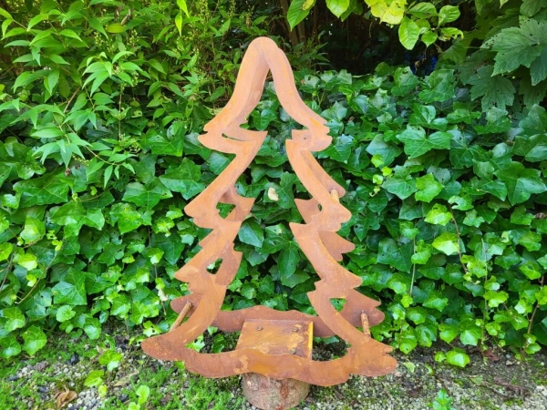 Edelrost Baum für Anfeuerholz