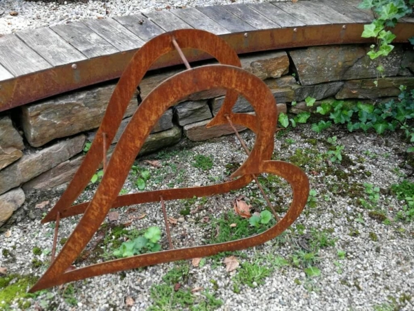 Edelrost Kaminholzregal Herz, liegend