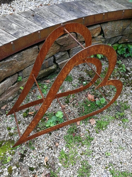 Edelrost Kaminholzregal Herz, liegend