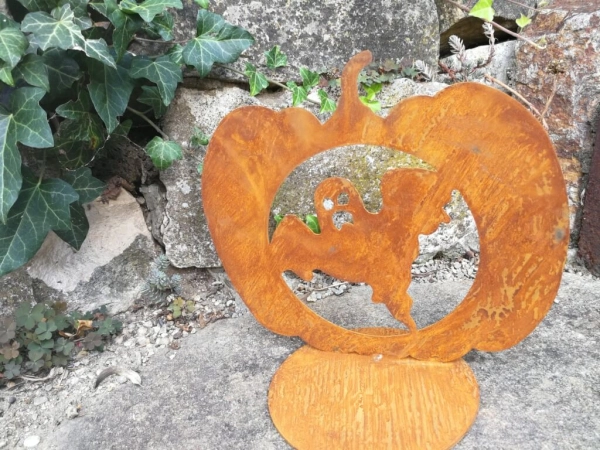 Edelrost Halloween Kürbis mit Geist, auf Platte