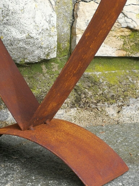 Edelrost Bandherz auf Platte