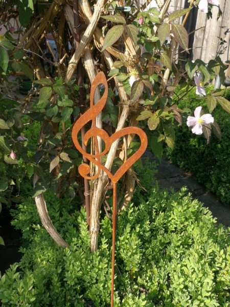 Edelrost Gartenstecker Notenherz, klein