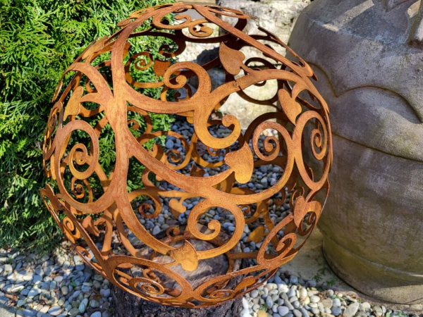 Edelrost Ornamentkugel, filigran