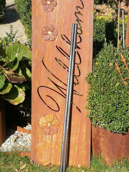 Edelrost Gartenstele Blüten Willkommen