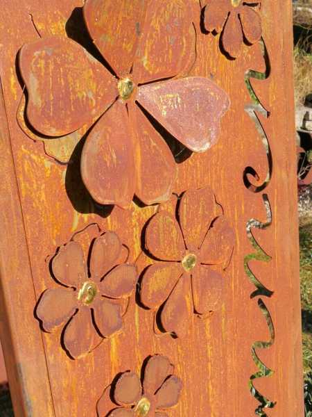Edelrost Gartenstele Blüten Willkommen