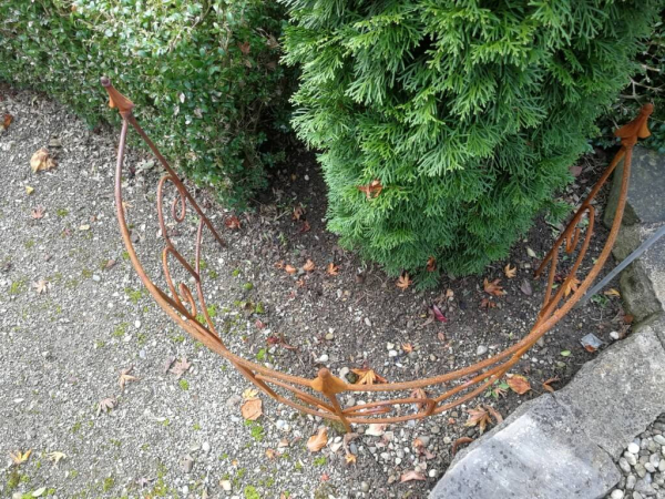 Edelrost Rankgitter Piano, halbrund