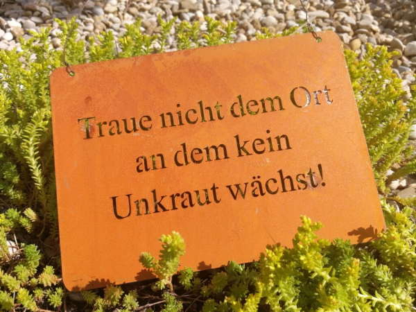 Edelrost Schild Traue nicht dem Ort