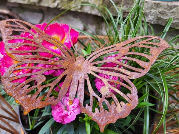 Edelrost Schmetterling Josi, mit Füßen zum Biegen