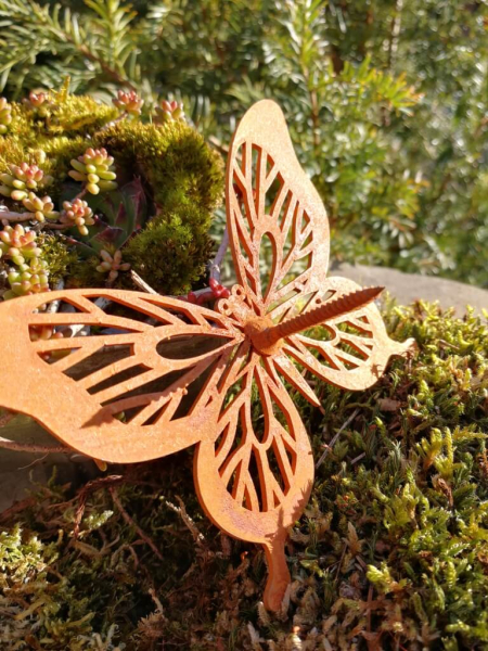 Edelrost Schmetterling zum Schrauben, geäderte Flügel