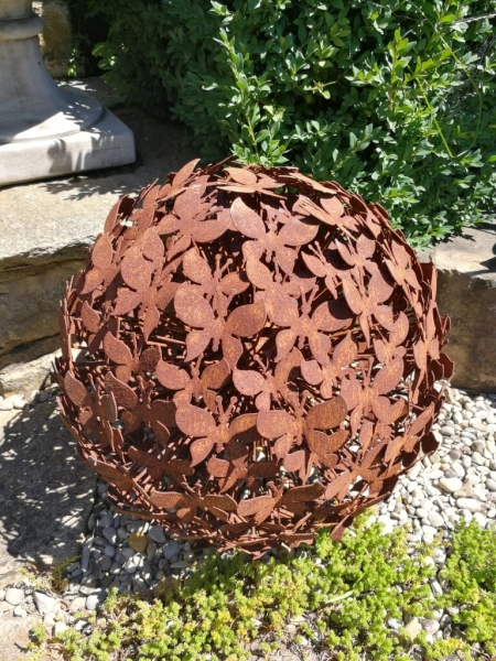 Edelrost Kugel Schmetterlinge