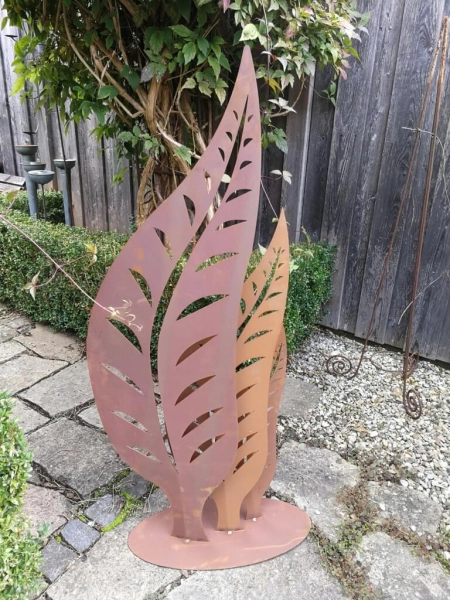 Edelrost Skulptur Blätter im Wind 3er Set