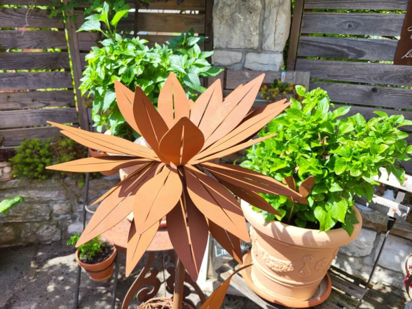 Edelrost Solarblume Maya, rot