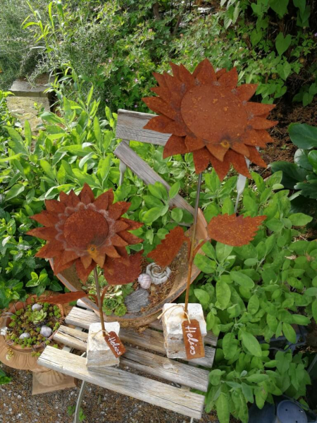 Edelrost Sonnenblume auf Steinsockel