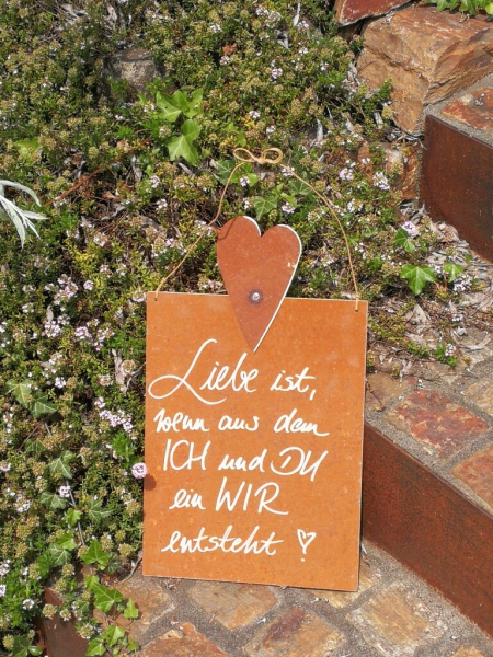 Edelrost Schild mit Herz "Liebe ist - ich und du"