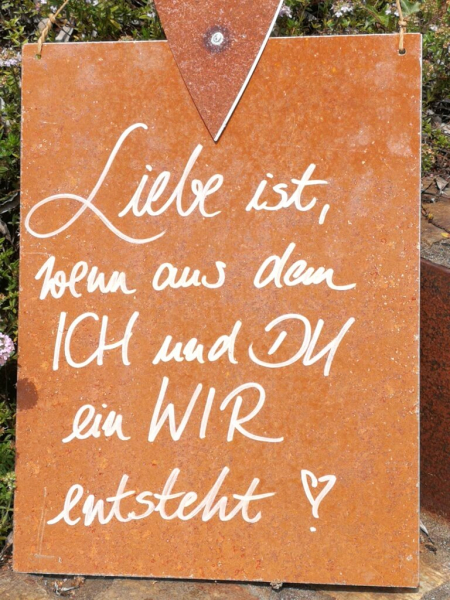 Edelrost Schild mit Herz "Liebe ist - ich und du"