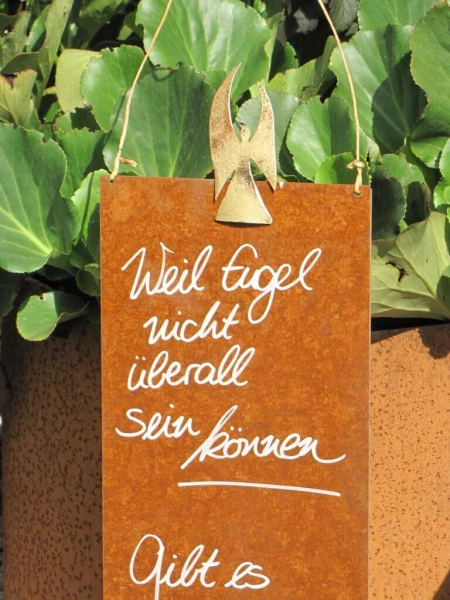 Edelrost Schild mit Engelsflügeln Weil Engel