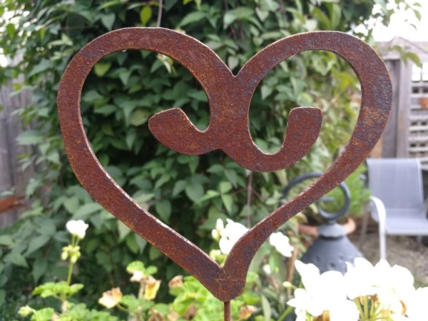 Gartenstecker Edelrost Herz Ilona