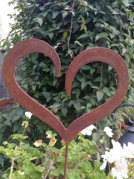 Gartenstecker Edelrost Herz Saskia