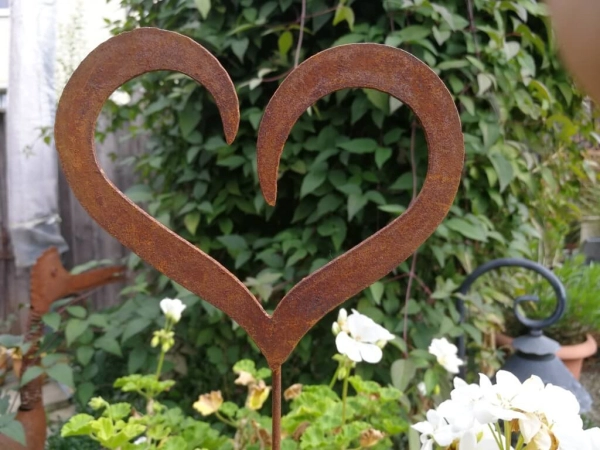 Gartenstecker Edelrost Herz Saskia