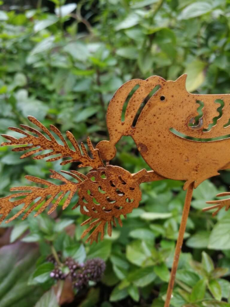 Topfstecker Vogel Elli am Stab, sitzend
