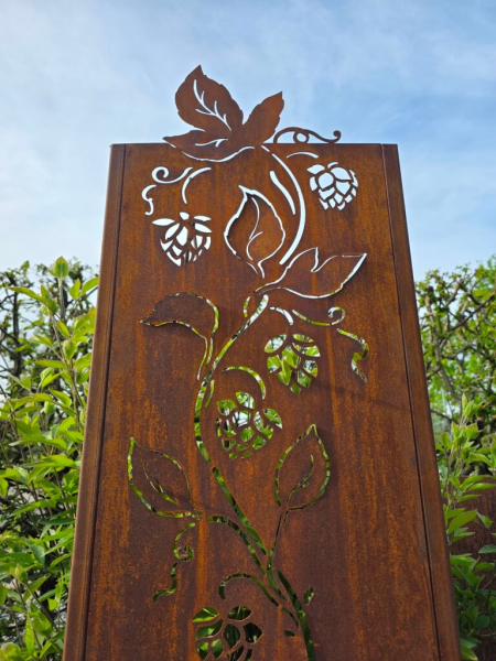 Edelrost Sichtschutzelement Stele Hopfen