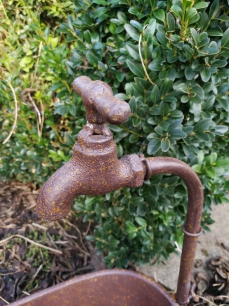 Edelrostoptik Pflanzwanne mit Wasserhahn