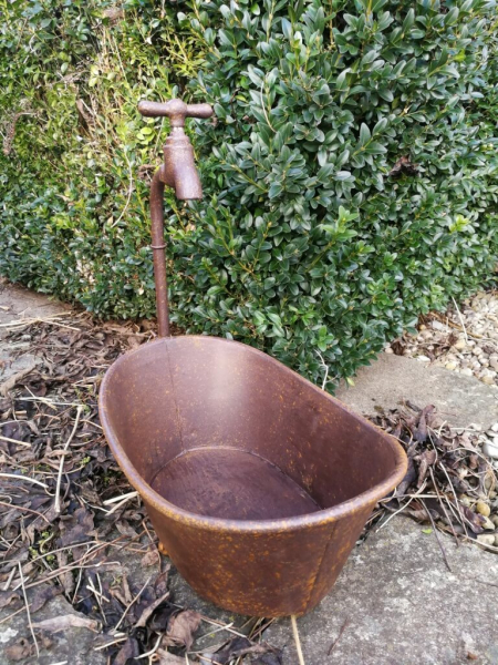 Edelrostoptik Pflanzwanne mit Wasserhahn