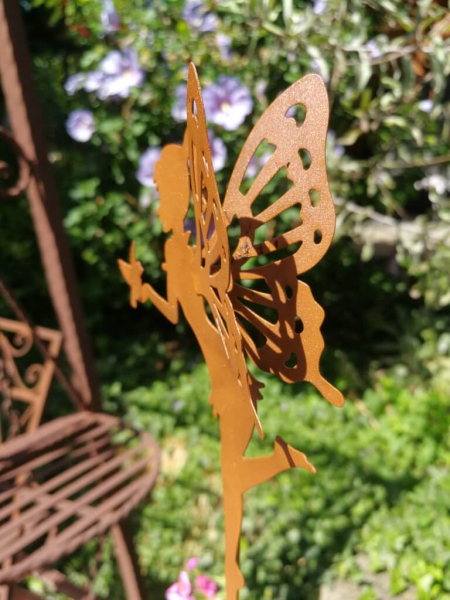 Gartenstecker Fee mit Vogel, Rostoptik