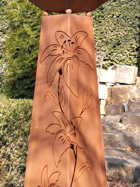 Edelrost Dekosäule Trapez Lilie, mit Schale