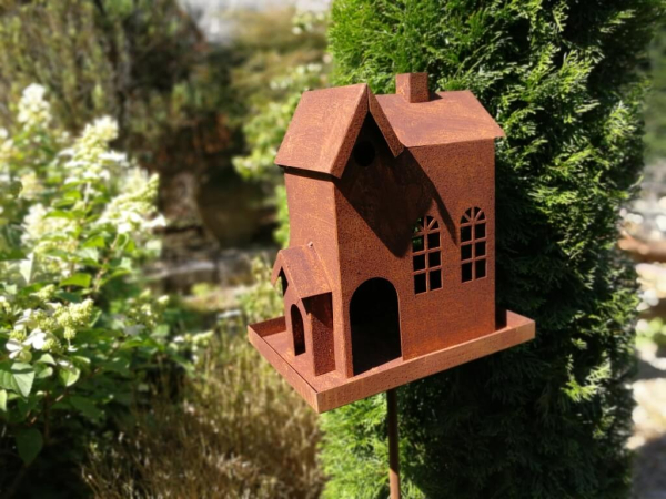 Edelrost Vogelhaus Uccello am Stab