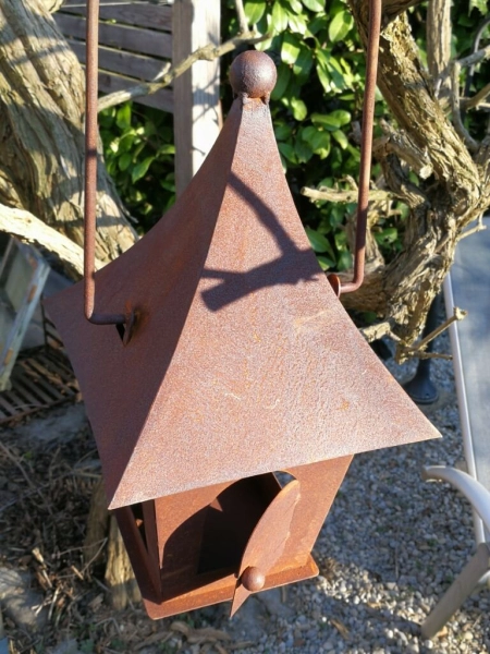 Edelrost Vogelhaus spitzes Dach, zum Hängen