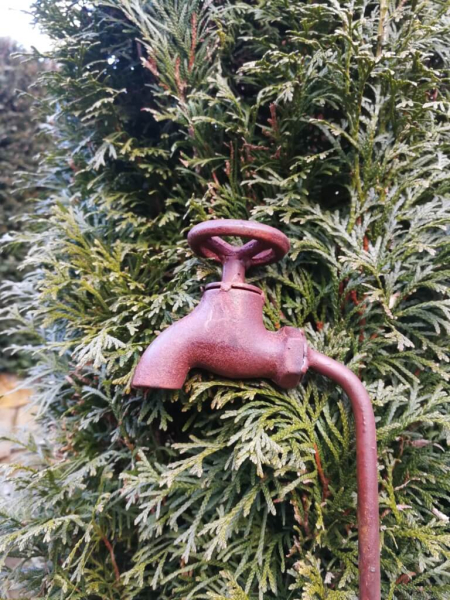 Gartenstecker Vogelbad mit Wasserhahn