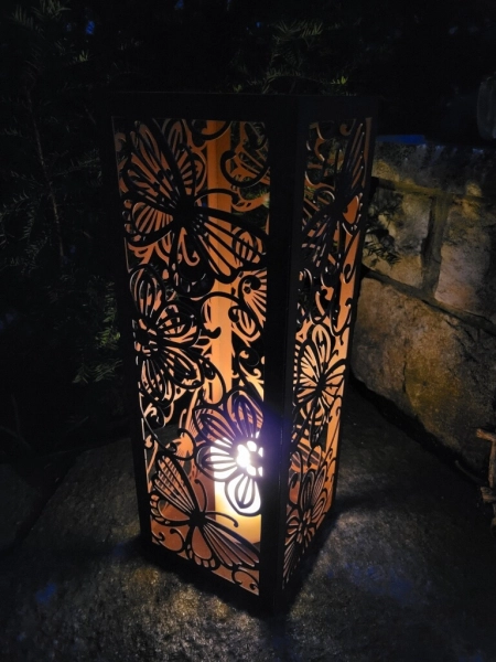Edelrost Windlicht Säule Schmetterlinge